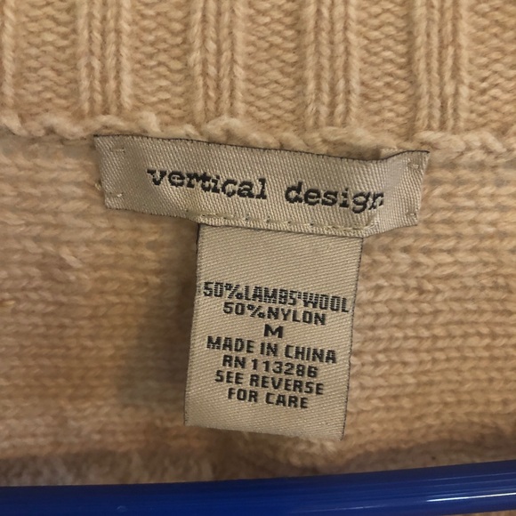 ✨excellent shape✨ Beautiful Tan Lambswool Buttonup Sweater - MED - Picture 3 of 9